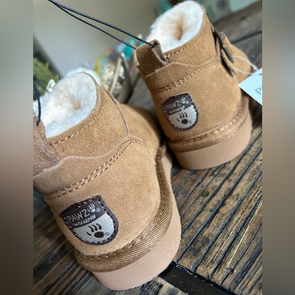 NEW Bearpaw girls boots - Picture 2 of 3